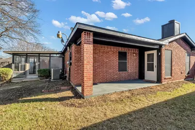 319 Faircrest Drive, Arlington, TX 76018 - Photo 29