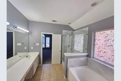 7926 Greengate Drive, Dallas, TX 75249 - Photo 21