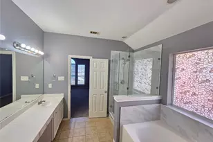 7926 Greengate Dr, Dallas, TX 75249 - Photo 21