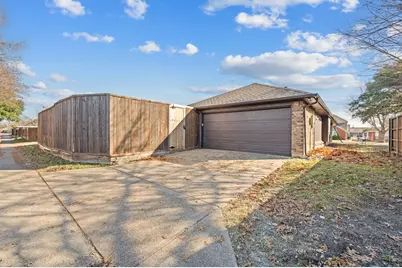 2813 Andrea Lane, Garland, TX 75040 - Photo 27