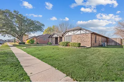 2813 Andrea Lane, Garland, TX 75040 - Photo 3