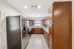 2509 Avenel Dr, Farmers Branch, TX 75234 - Photo 13