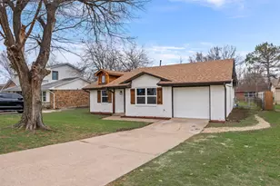 226 W Center St, Duncanville, TX 75116 - Photo 5