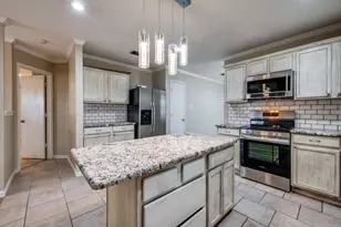 2644 Annalea Ln, Little Elm, TX 75068 - Photo 3