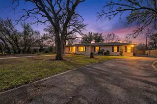 106 Lakeridge Rd, Lakeside, TX 76108 - Photo 1