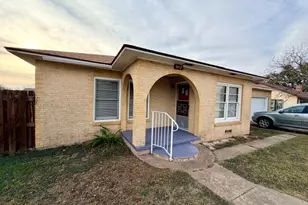 1417 Reynolds St, Goldthwaite, TX 76844 - Photo 3