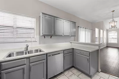 1135 Southpointe Drive, DeSoto, TX 75115 - Photo 9