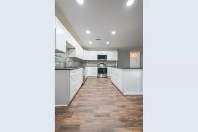 5825 Stratford Drive, Waco, TX 76710 - Photo 11