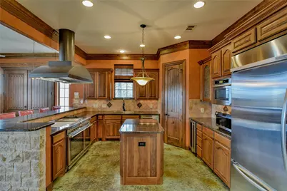 1501 S Chisholm Trail, Granbury, TX 76048 - Photo 7