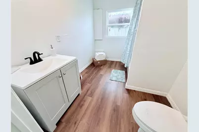 727 W Day Street, Denison, TX 75020 - Photo 9