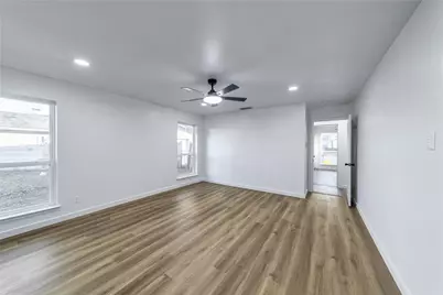 934 Meadowdale Circle, Garland, TX 75043 - Photo 25