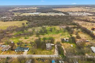 1401 Walnut St, Cleburne, TX 76033 - Photo 1