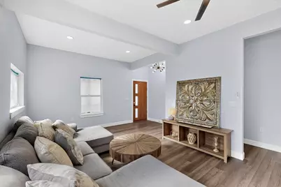 2216 Ross Avenue, Fort Worth, TX 76164 - Photo 7