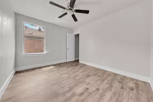 513 Creekbend St, Crowley, TX 76036 - Photo 21