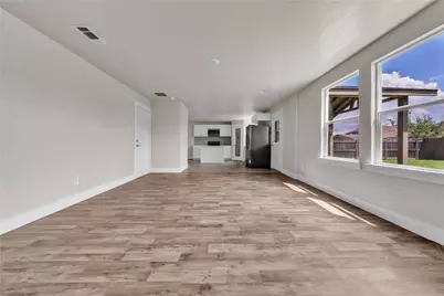 513 Creekbend Street, Crowley, TX 76036 - Photo 15