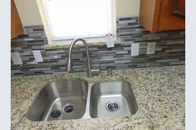 2114 E Park Row Drive, Arlington, TX 76010 - Photo 9