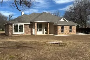 1203 Anthony St, Gainesville, TX 76240 - Photo 1