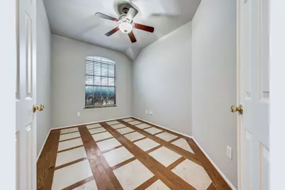 4445 Stones River Road, Grand Prairie, TX 75052 - Photo 9