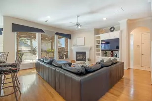 2327 Clearspring Dr N, Irving, TX 75063 - Photo 11