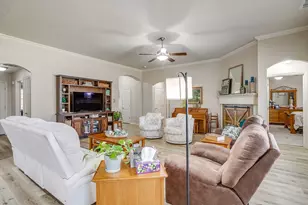 604 Marybeth Dr, Burleson, TX 76028 - Photo 7