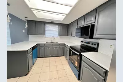 213 Alexander Court, Irving, TX 75061 - Photo 3