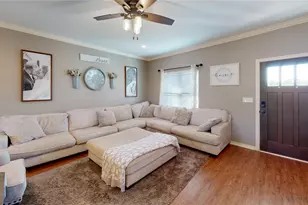 404 Hyde Park Dr, Chandler, TX 75758 - Photo 3