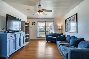 2602 Ridgecrest Dr, Garland, TX 75041 - Photo 3