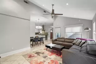 4319 Cabell Dr, Dallas, TX 75204 - Photo 3