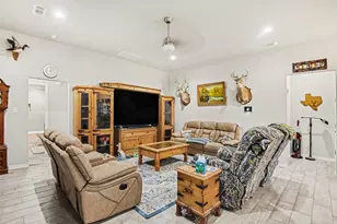 621 N Ave B, Springtown, TX 76082 - Photo 7