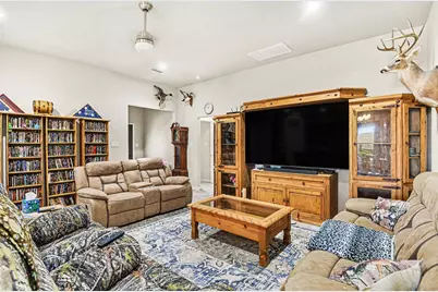 621 N Avenue B, Springtown, TX 76082 - Photo 9