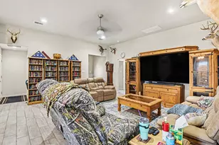 621 N Ave B, Springtown, TX 76082 - Photo 5