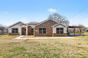 621 N Ave B, Springtown, TX 76082 - Photo 1