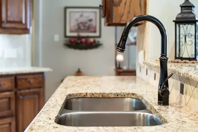 212 Park Meadows Drive, Euless, TX 76039 - Photo 17