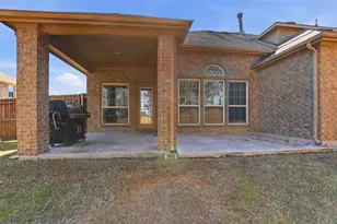 1805 River Run Dr, DeSoto, TX 75115 - Photo 35