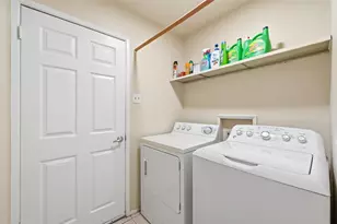 330 W Grenoble Dr, Grand Prairie, TX 75052 - Photo 17