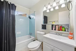 330 W Grenoble Dr, Grand Prairie, TX 75052 - Photo 15