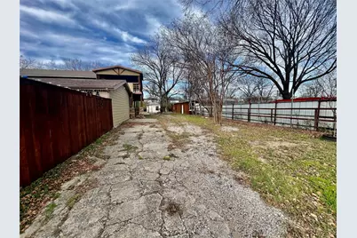 1919 Muncie Avenue, Dallas, TX 75212 - Photo 7