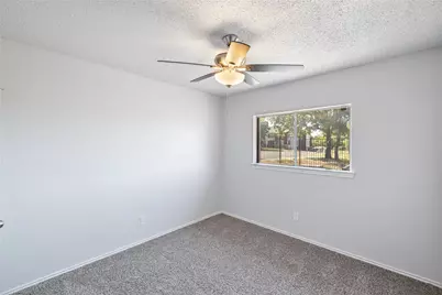 2540 Avenue H, Fort Worth, TX 76105 - Photo 13