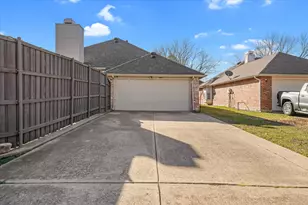 8405 Greenspoint Dr, Rowlett, TX 75088 - Photo 13