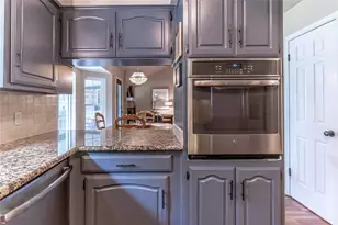 911 Meadowlark Ln, Granbury, TX 76048 - Photo 9