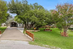3103 Rim Rock Ct, Granbury, TX 76049 - Photo 3