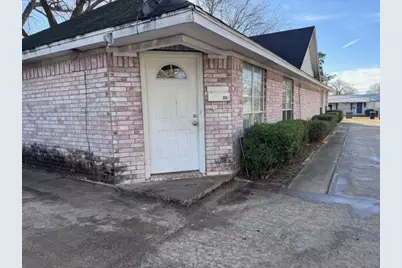 2541-2551 E Price Street #200, Paris, TX 75460 - Photo 1