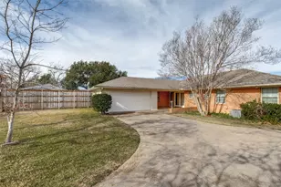 9830 Crestwick Dr, Dallas, TX 75238 - Photo 17