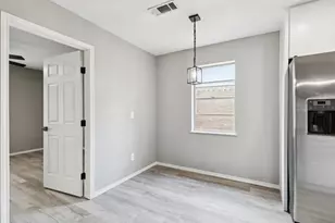 9643 Altacrest Dr, Dallas, TX 75227 - Photo 7