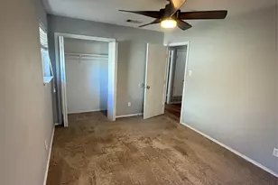 318 NE Michael Dr, Burleson, TX 76028 - Photo 15