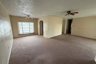 801 Tearose Dr, Garland, TX 75040 - Photo 5