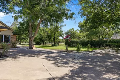8901 Magnolia Vale Drive, Granbury, TX 76049 - Photo 21