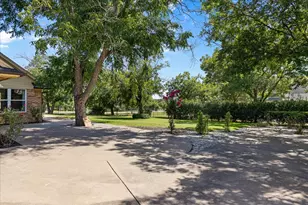 8901 Magnolia Vale Dr, Granbury, TX 76049 - Photo 21