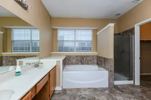 2208 Havenwood Dr, Arlington, TX 76018 - Photo 9