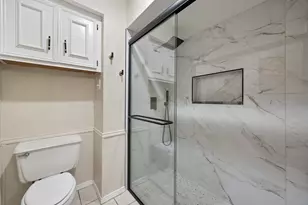 2404 Heather Hill Ln, Plano, TX 75075 - Photo 25